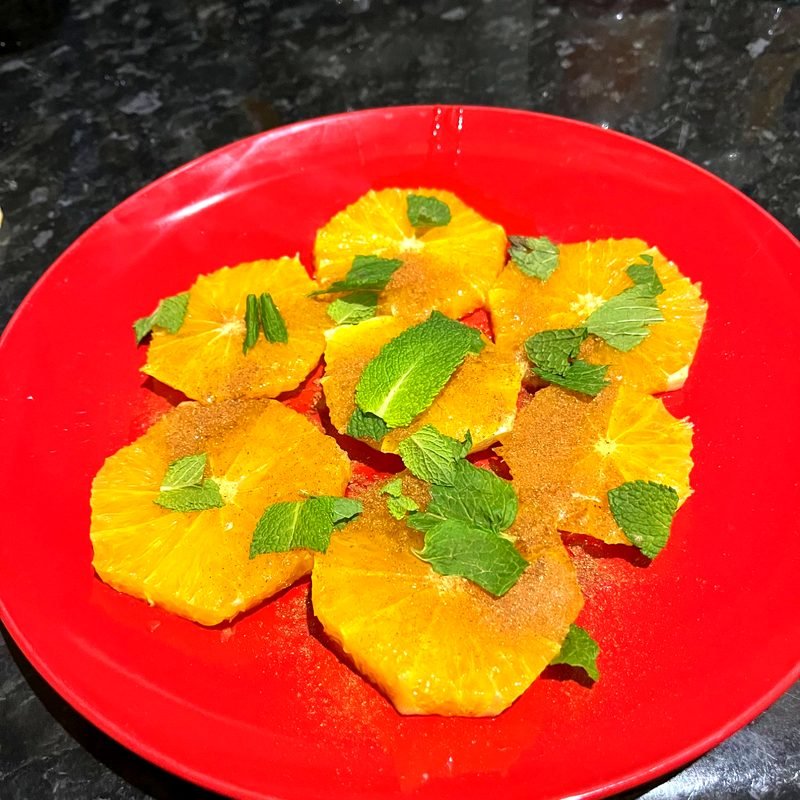 Orange, mint and cinnamon salad